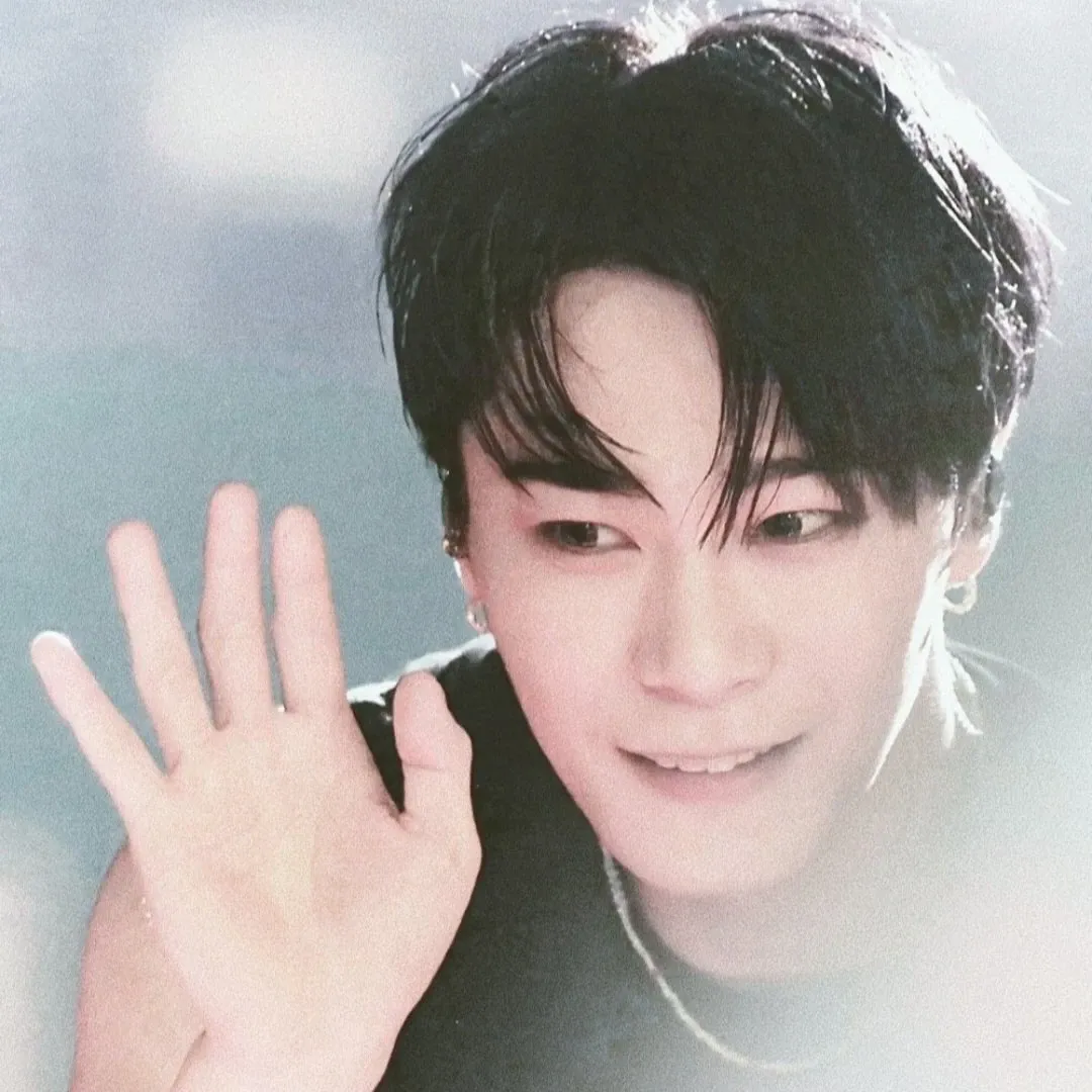 Latest photo of Moonbin (ASTRO)