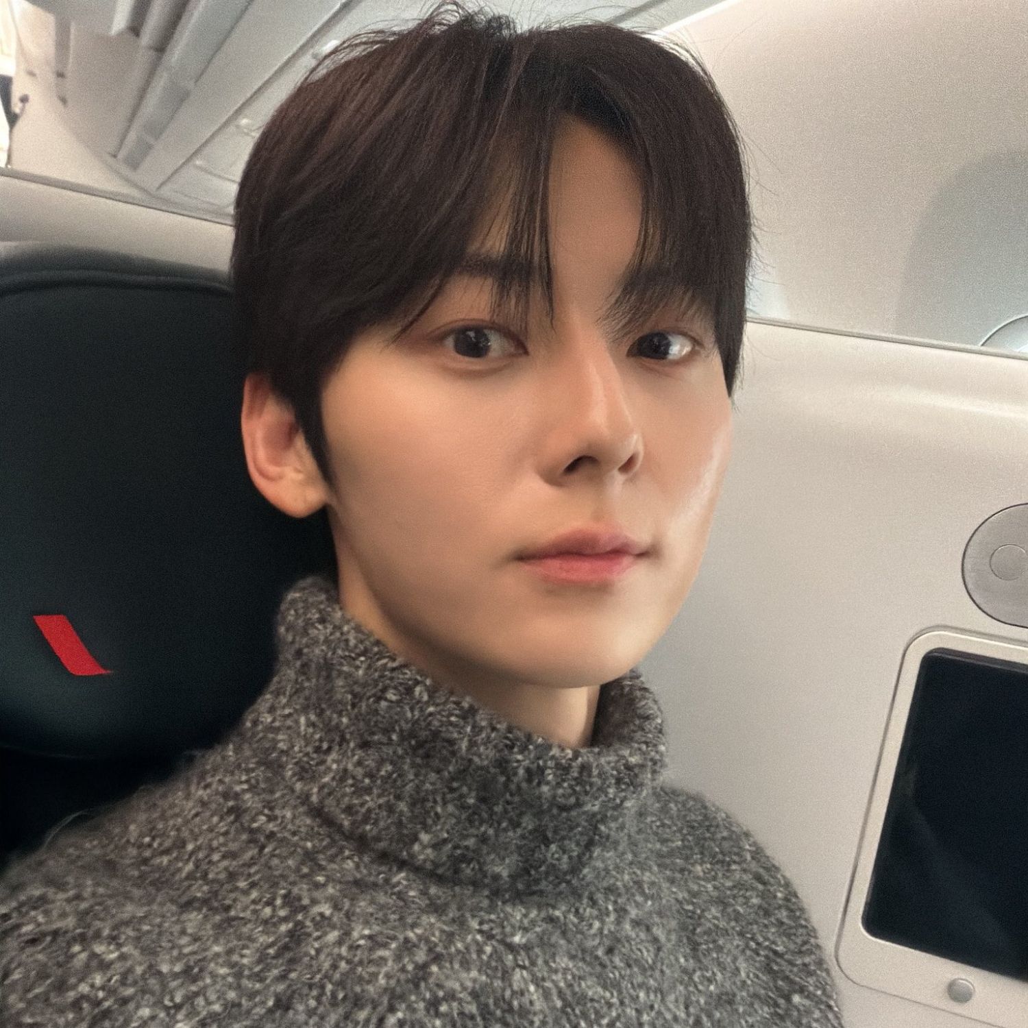 황민현의 비하인드 컷