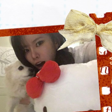 A moment captured by Monday (Weeekly)'s fan