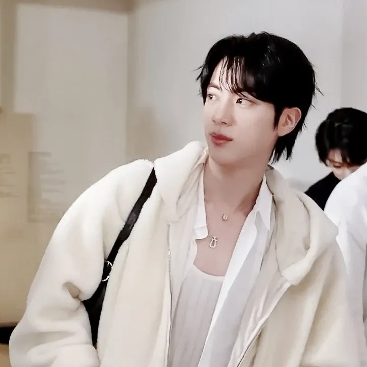 Foto terbaru Jin (BTS)