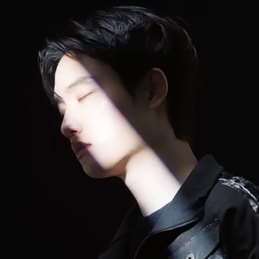 디오 (EXO) 최근 활동샷