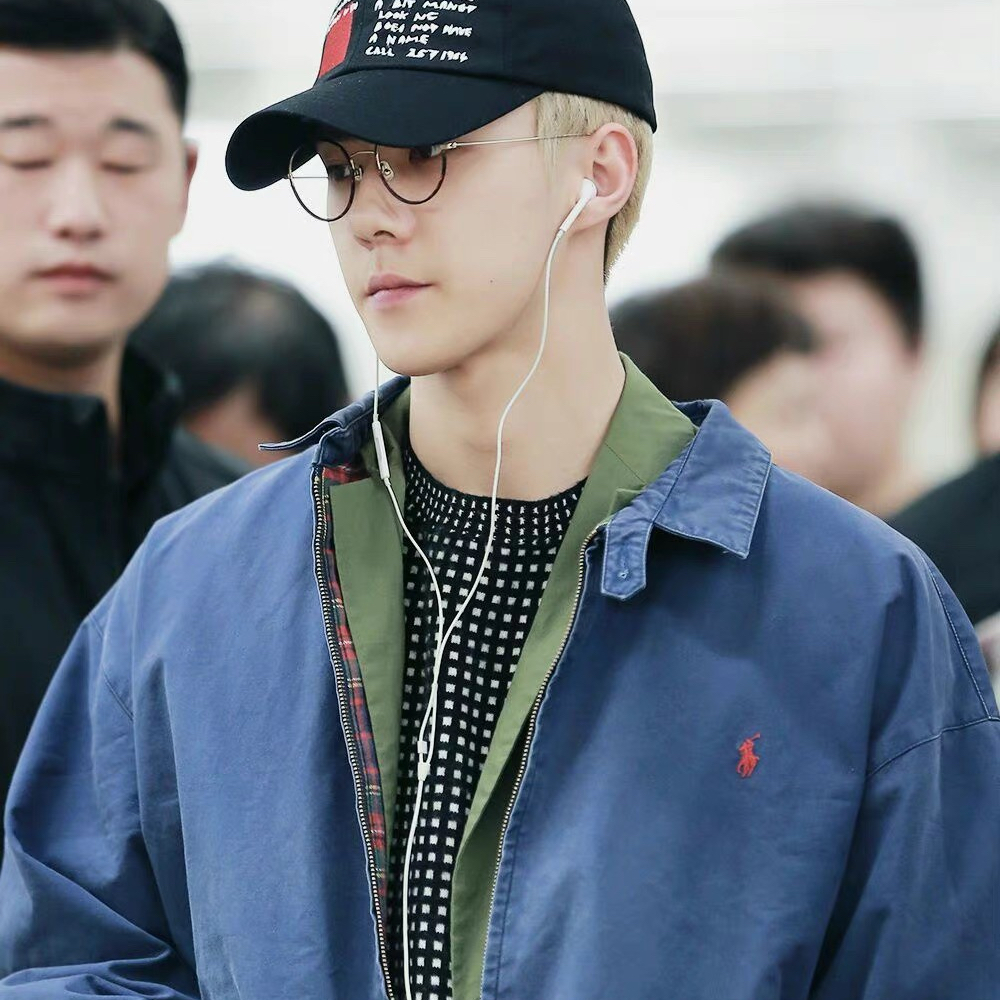 Behind-the-scenes cut of EXO