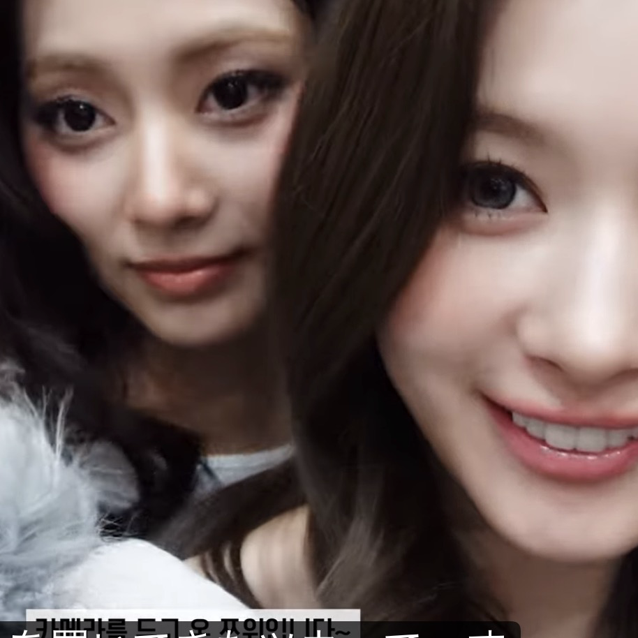 Foto aktivitas terbaru Tzuyu (TWICE)