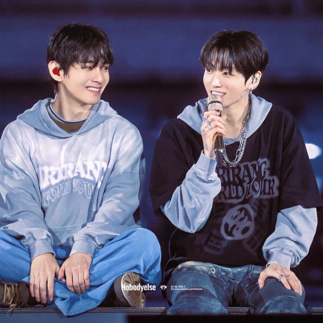 뷔 (방탄소년단) 최근 활동샷