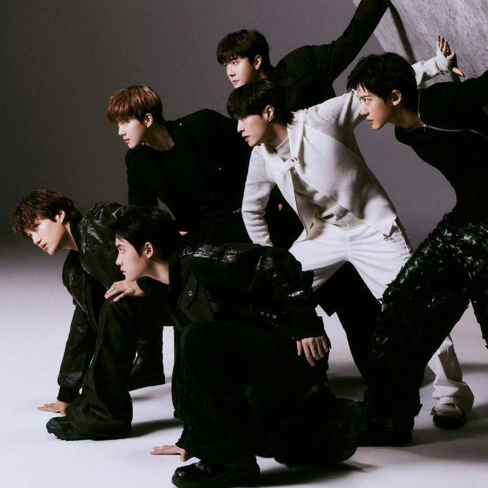 Behind-the-scenes cut of EXO