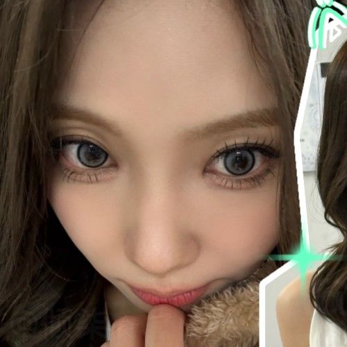 Latest photo of Mayuka (NiziU)