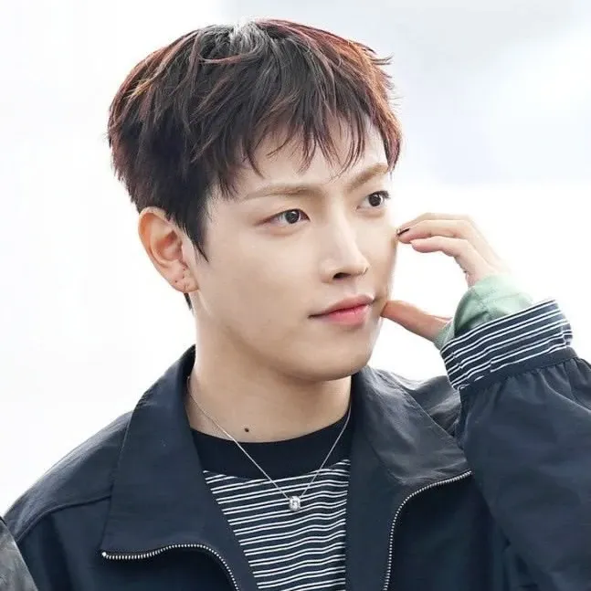 Behind-the-scenes cut of Hongjoong (ATEEZ)