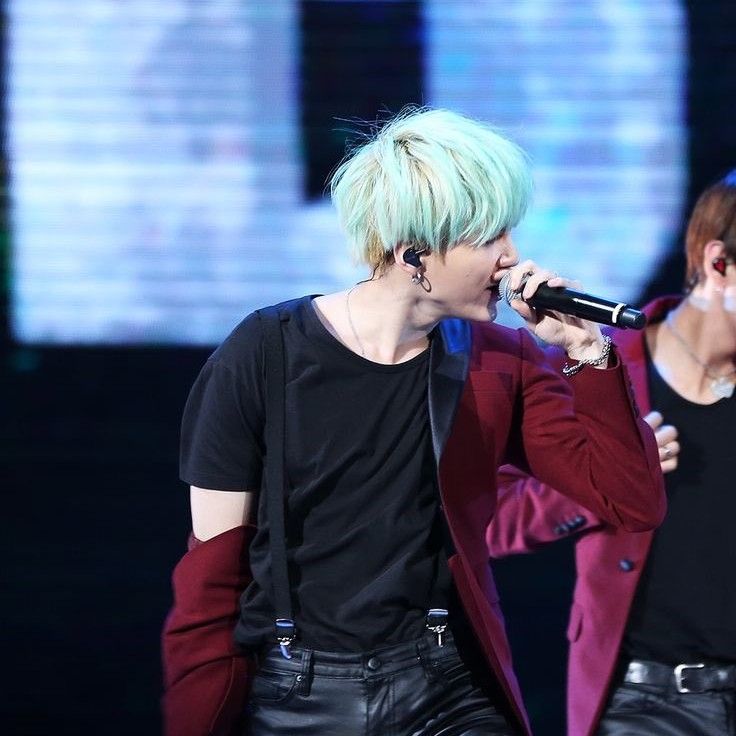 슈가 (방탄소년단)의 최신 사진