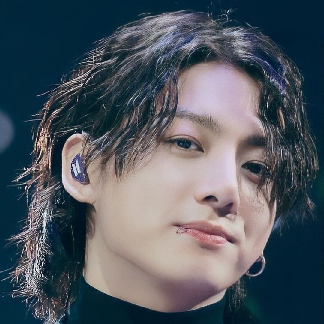 Foto aktivitas terbaru Jungkook (BTS)