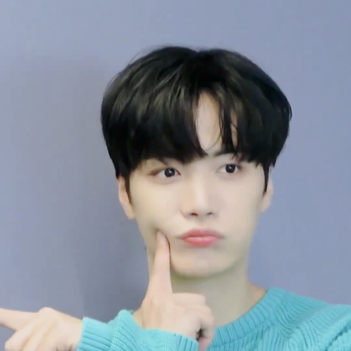 Foto terbaru Kim Jonghyeon