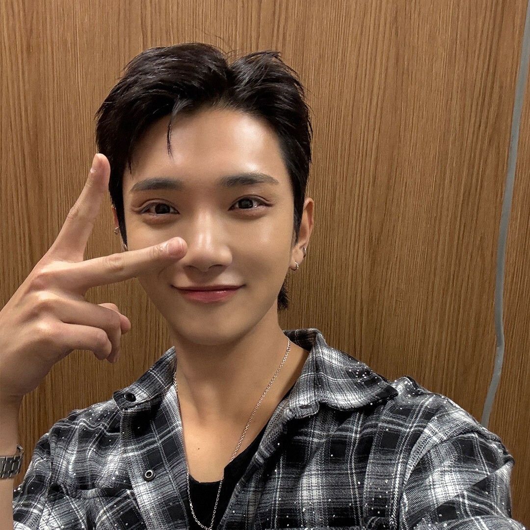 Latest photo of Joshua (SEVENTEEN)