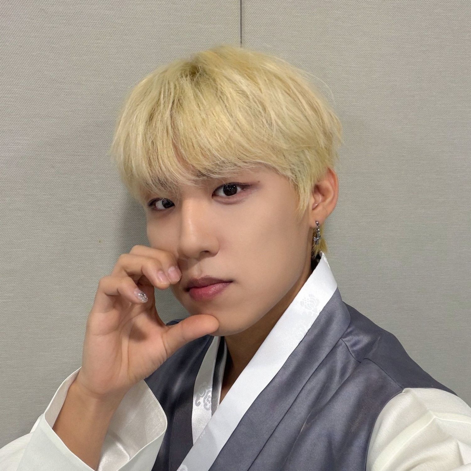 Behind-the-scenes cut of Park Woojin (AB6IX)