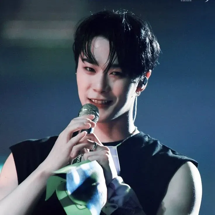 A moment captured by Moonbin (ASTRO)'s fan