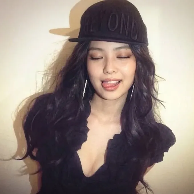 A moment captured by Jennie (BLACKPINK)'s fan