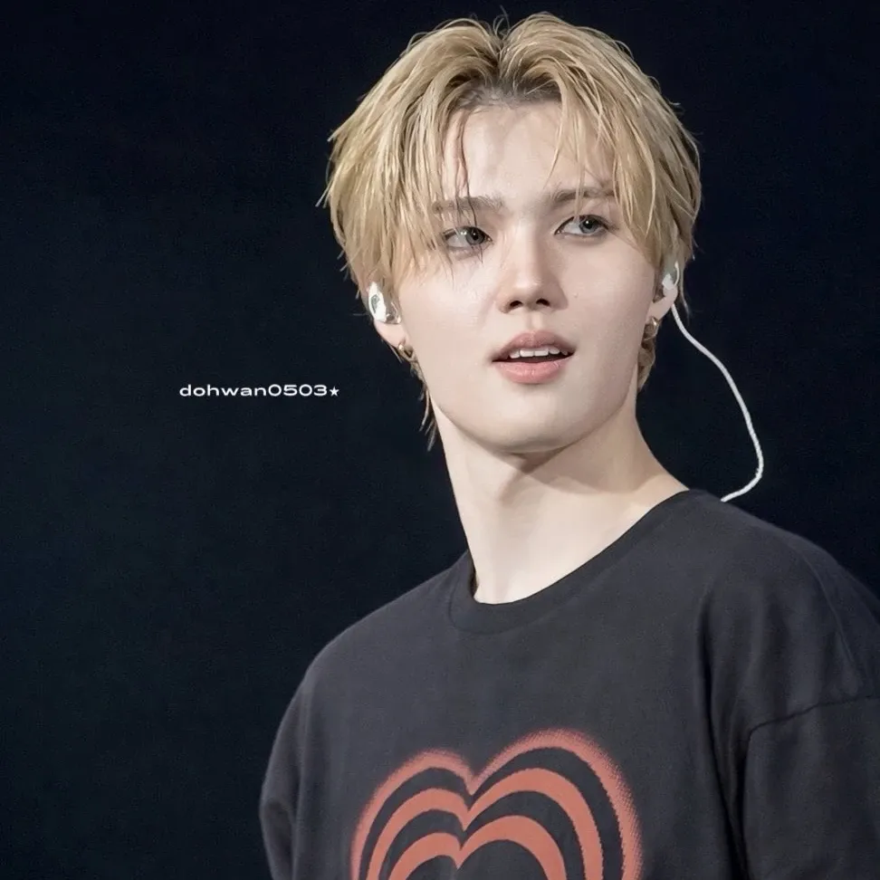 Behind-the-scenes cut of Doyoung (TREASURE)