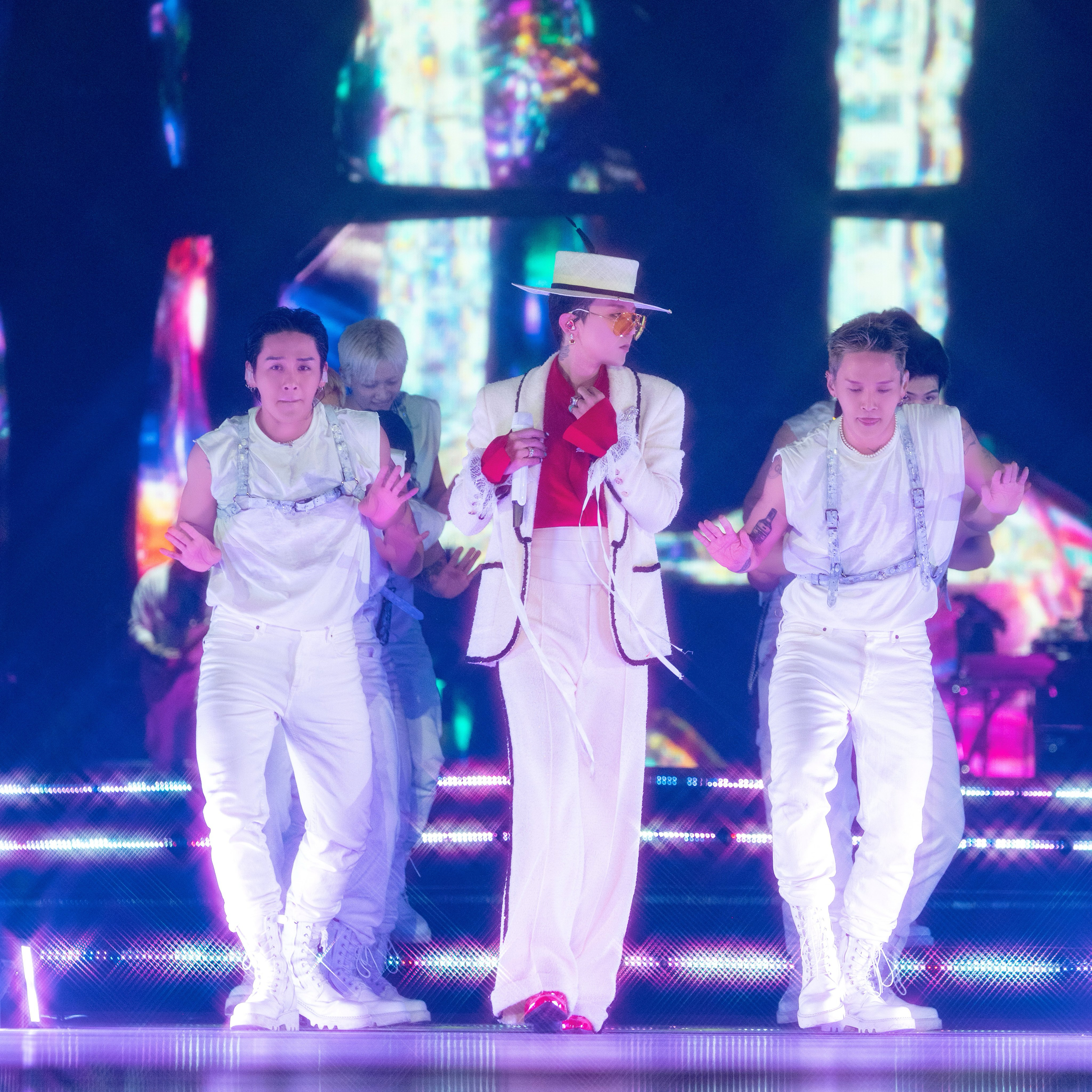 Behind-the-scenes cut of G-DRAGON (BIGBANG)