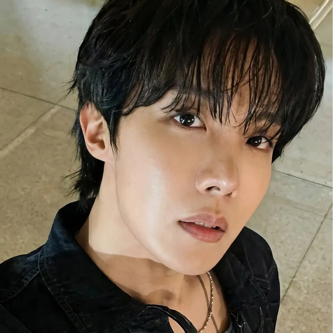 Momen yang diabadikan oleh penggemar j-hope (BTS)