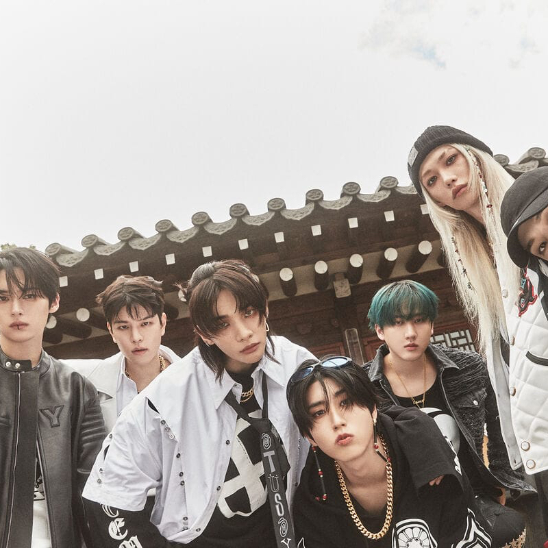 Behind-the-scenes cut of Stray Kids