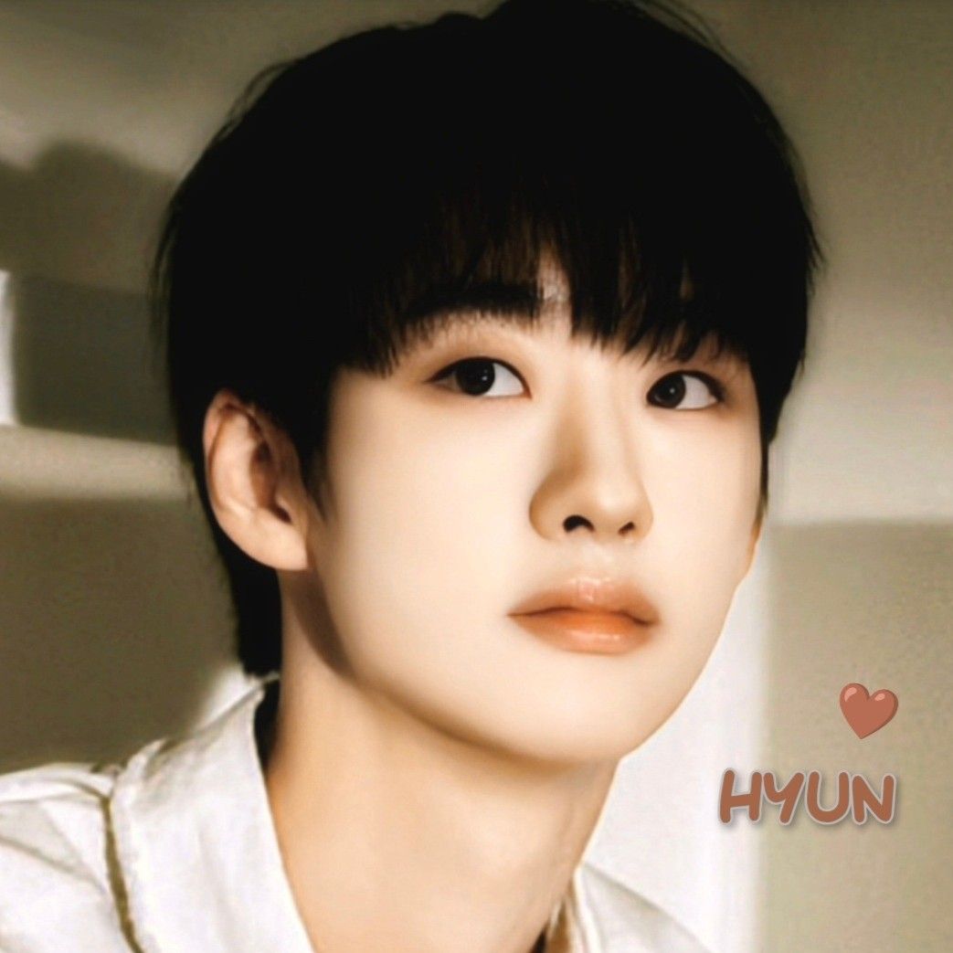 Latest photo of Hyun