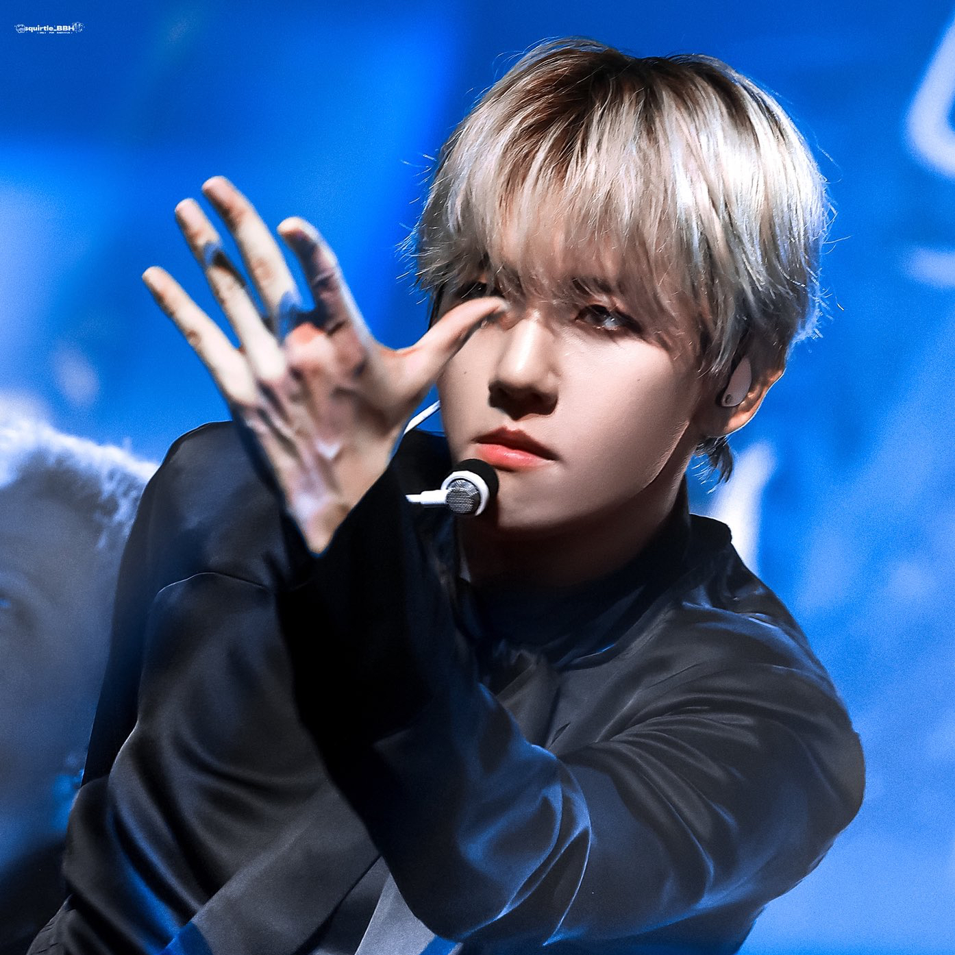 백현 (EXO) 최근 활동샷