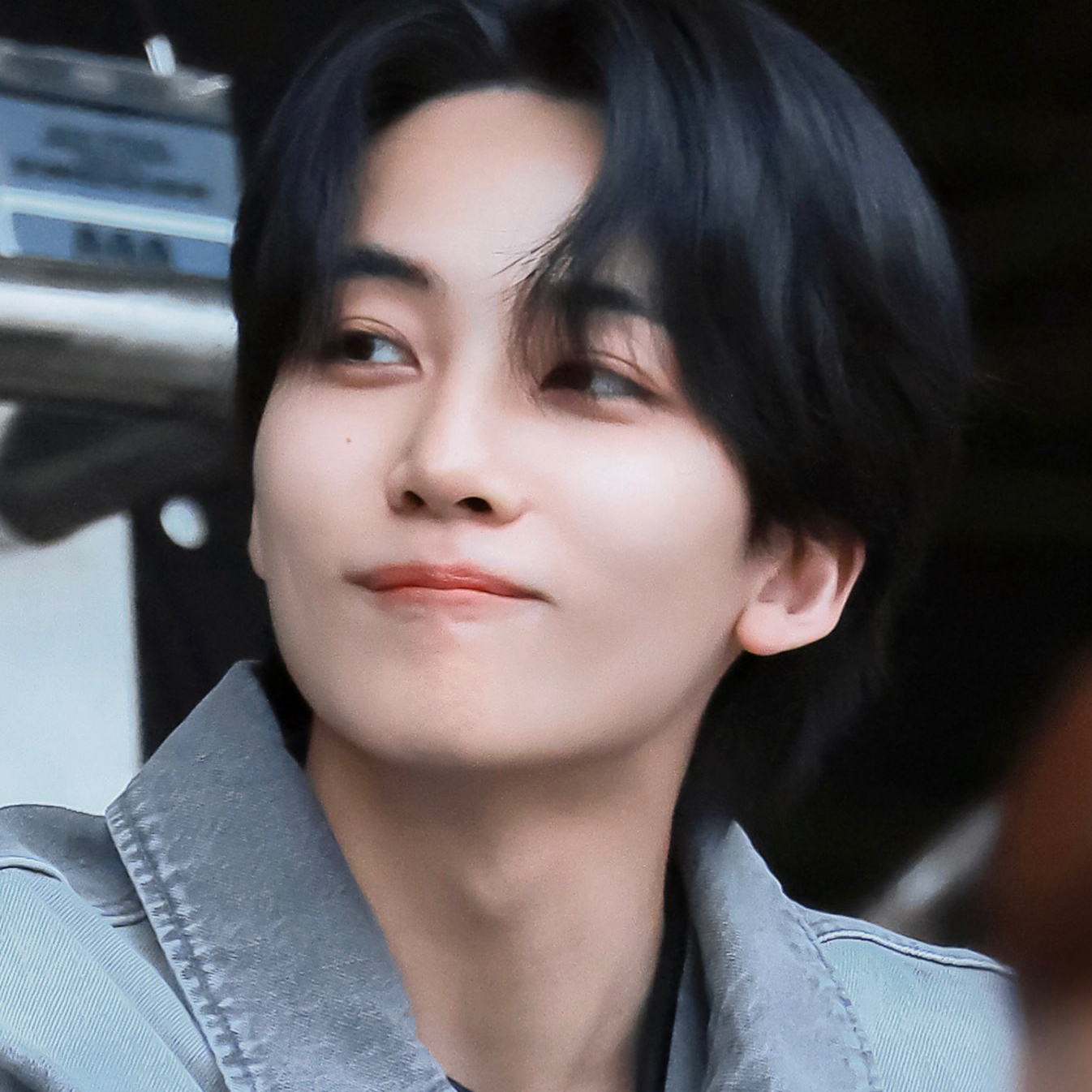 A moment captured by Jeonghan (SEVENTEEN)'s fan