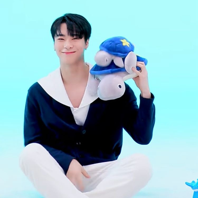 A moment captured by Moonbin (ASTRO)'s fan