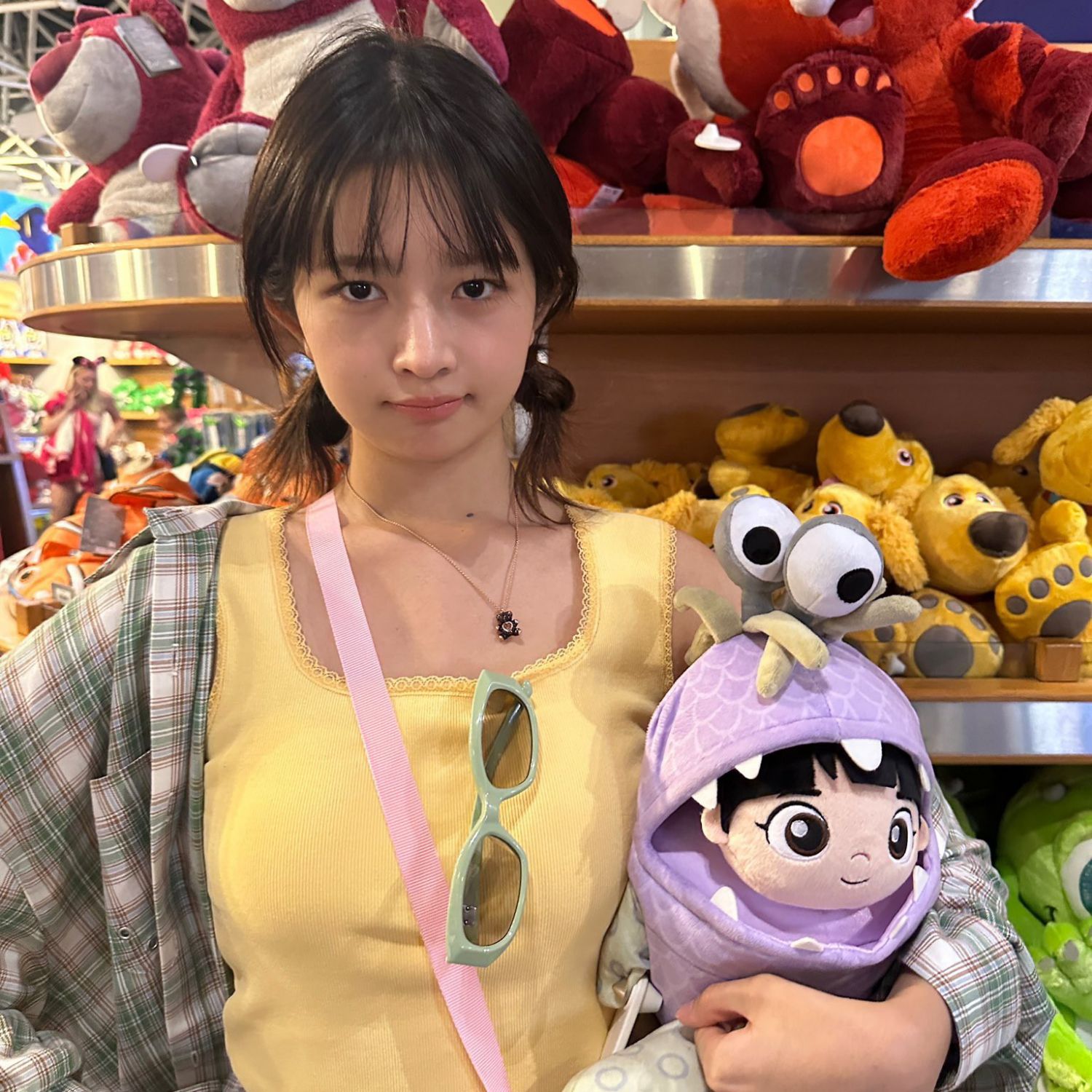 Behind-the-scenes cut of IVE