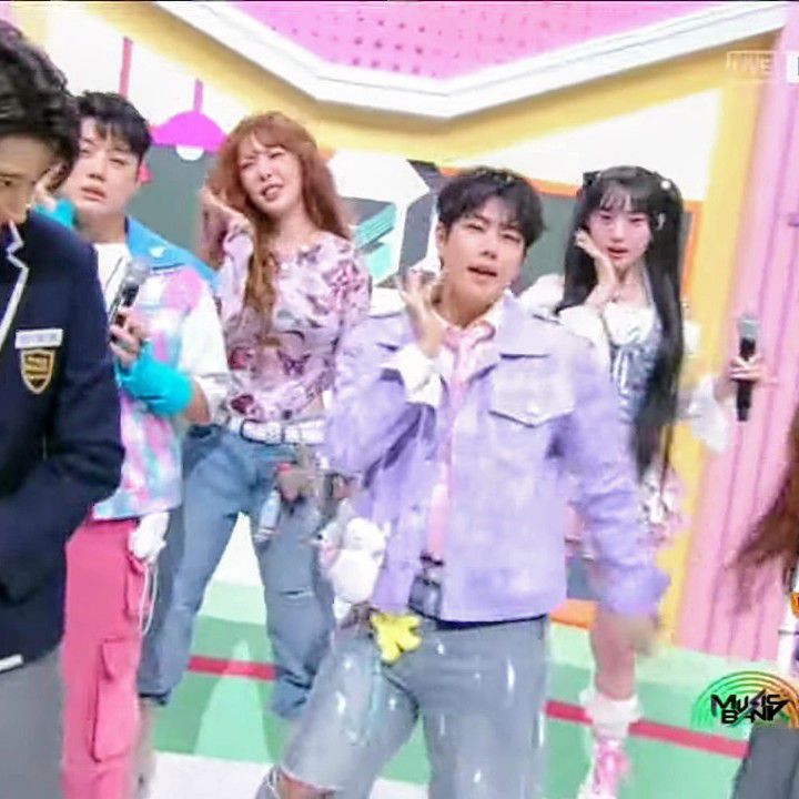 A moment captured by MJ (ASTRO)'s fan