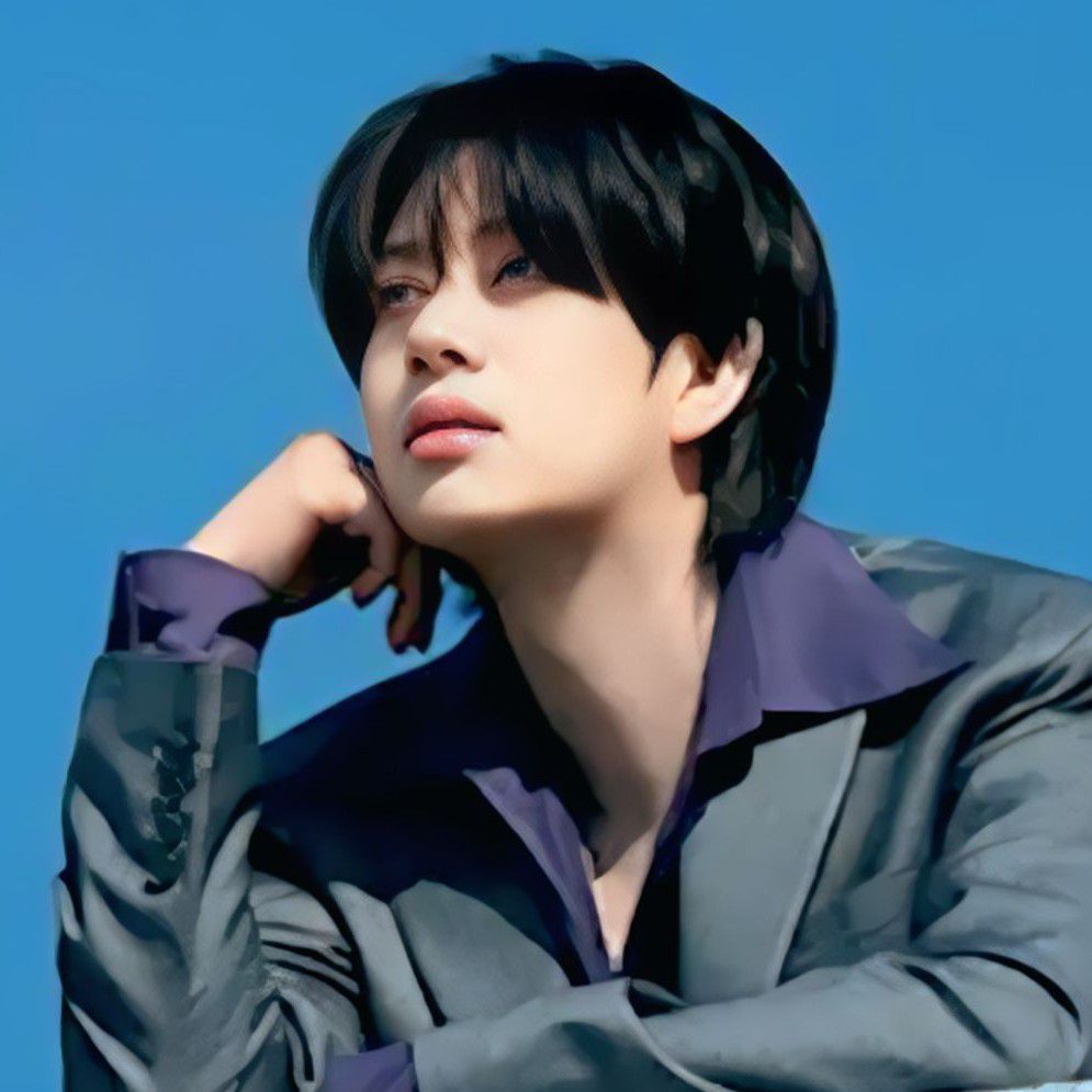 Latest photo of Heechul (Super Junior)