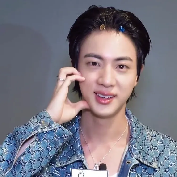 Behind-the-scenes cut of Jin (BTS)