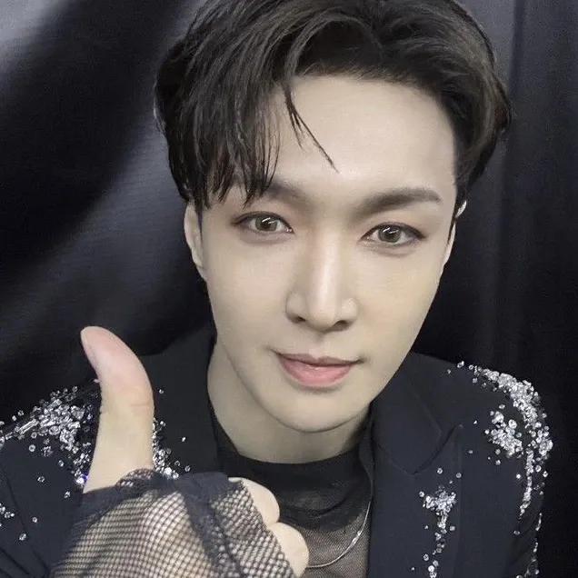 Behind-the-scenes cut of EXO