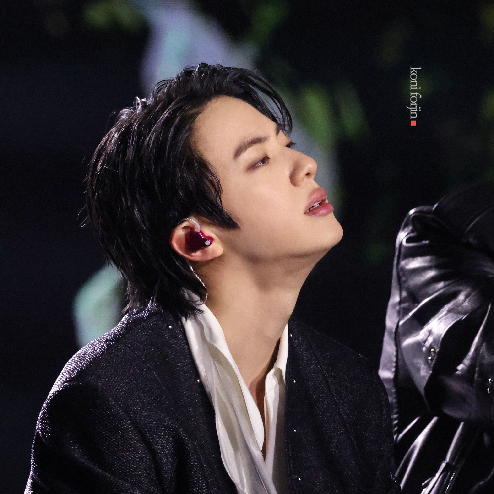 Jin (防彈少年團)的最新照片