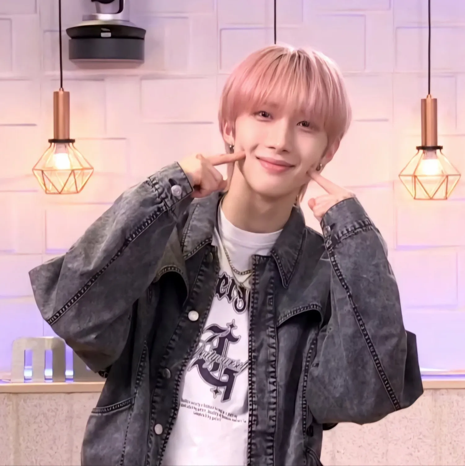 Behind-the-scenes cut of Hui (PENTAGON)