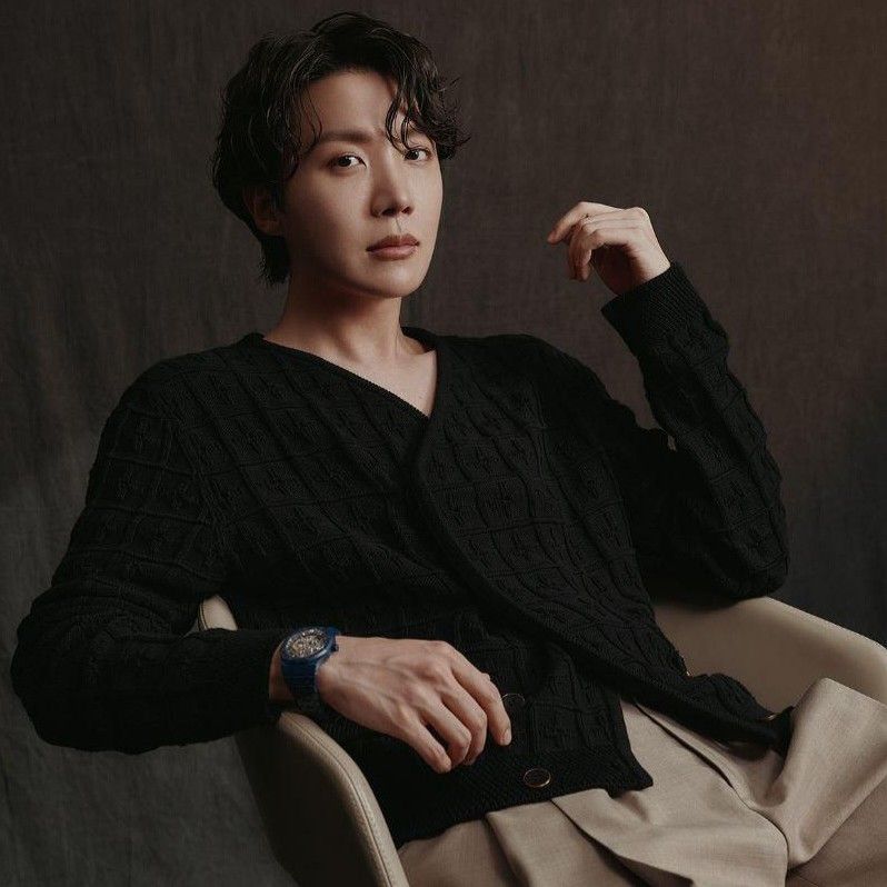 Foto terbaru j-hope (BTS)