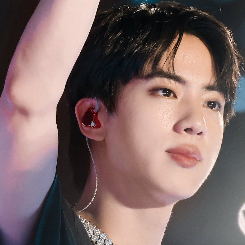 Behind-the-scenes cut of Jin (BTS)