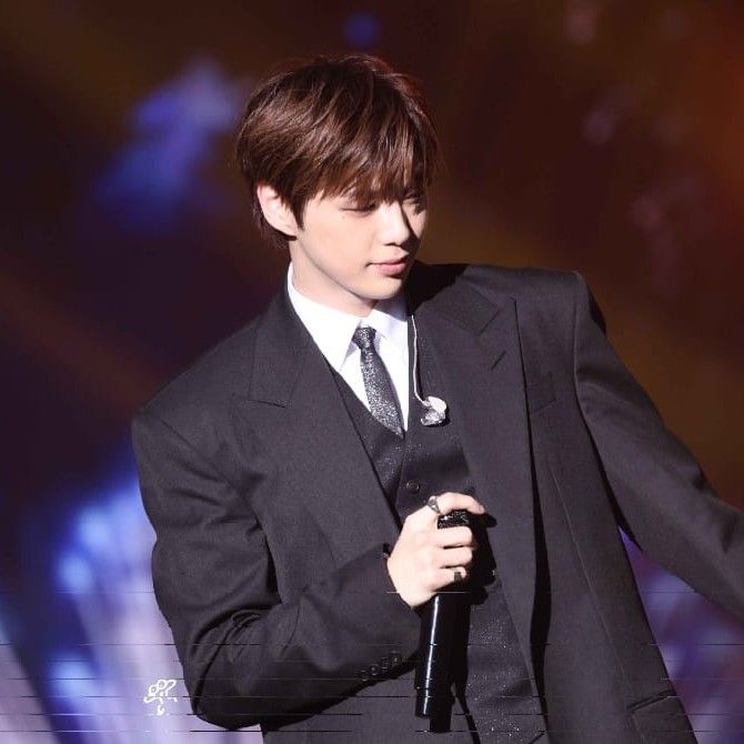 강다니엘 최근 활동샷