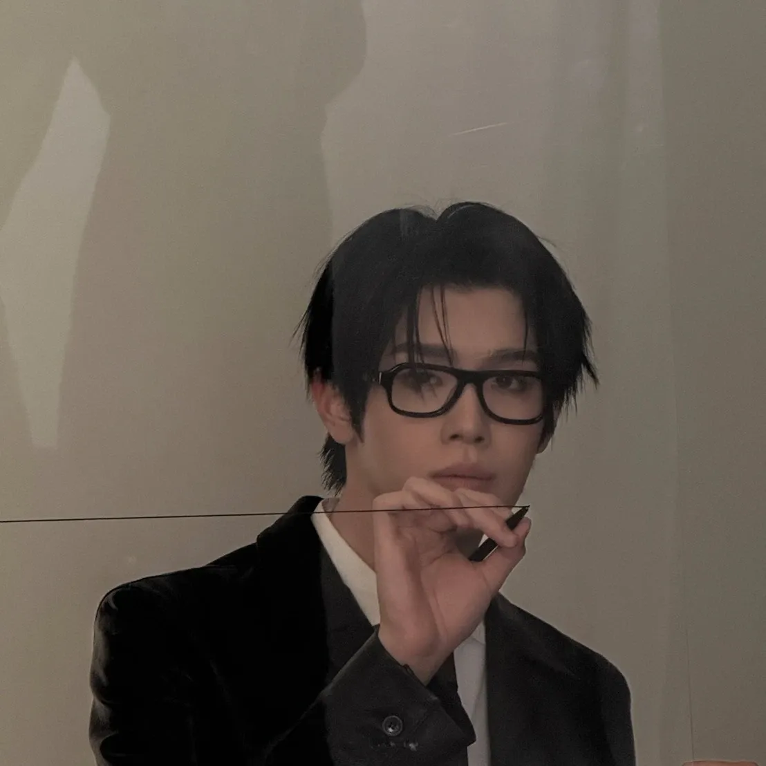 Recent activity shot of Kim Taerae (ZEROBASEONE)