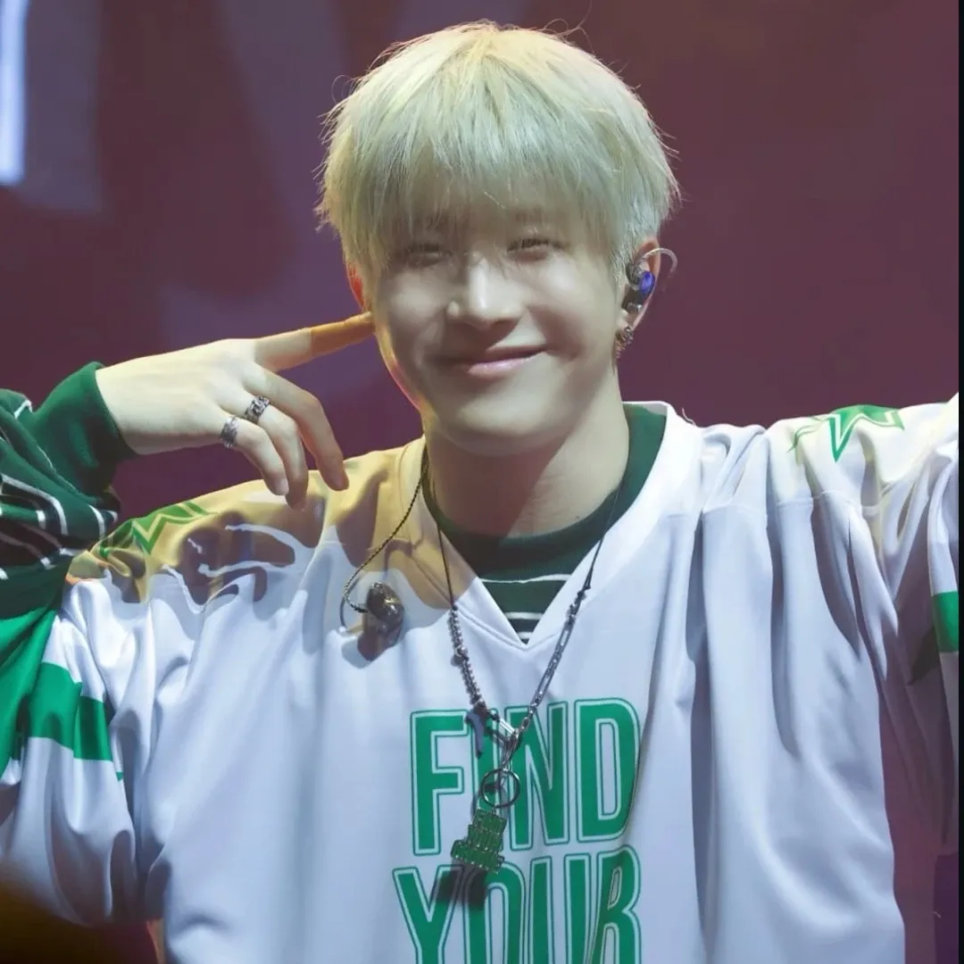 Latest photo of Jinjin (ASTRO)