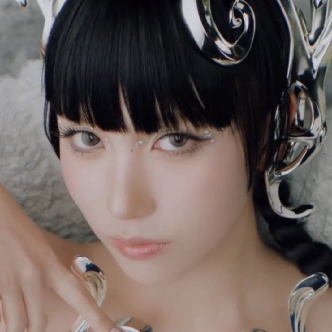 Foto terbaru Mina (TWICE)