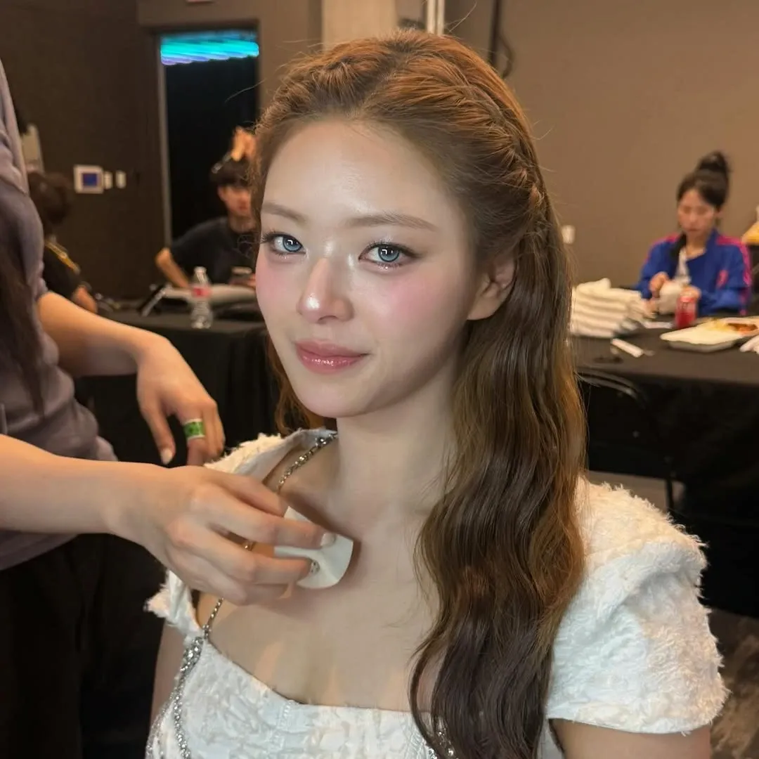 Behind-the-scenes cut of Jeongyeon (TWICE)