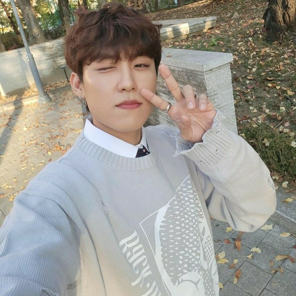 A moment captured by Park Woojin (AB6IX)'s fan