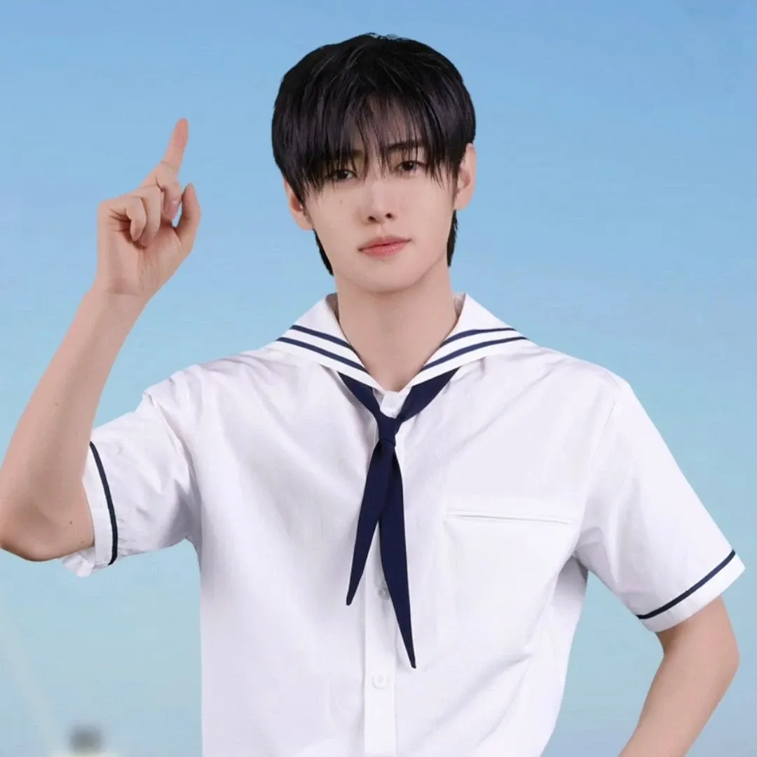 Foto aktivitas terbaru Sunghoon (ENHYPEN)