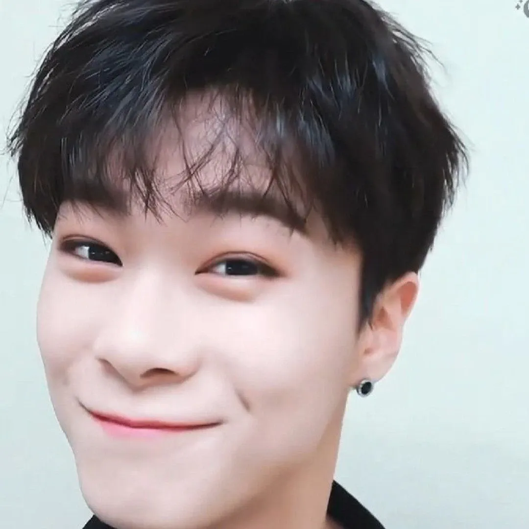 Behind-the-scenes cut of Moonbin (ASTRO)