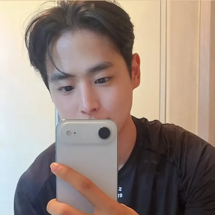 Latest photo of Choi Byungchan