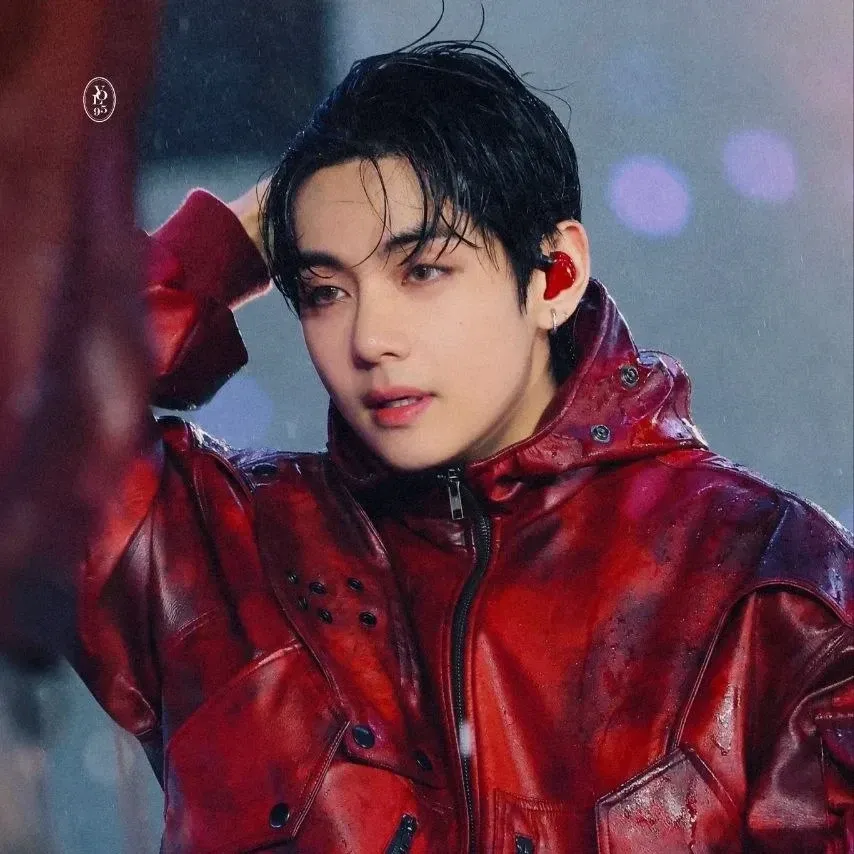 뷔 (방탄소년단) 최근 활동샷