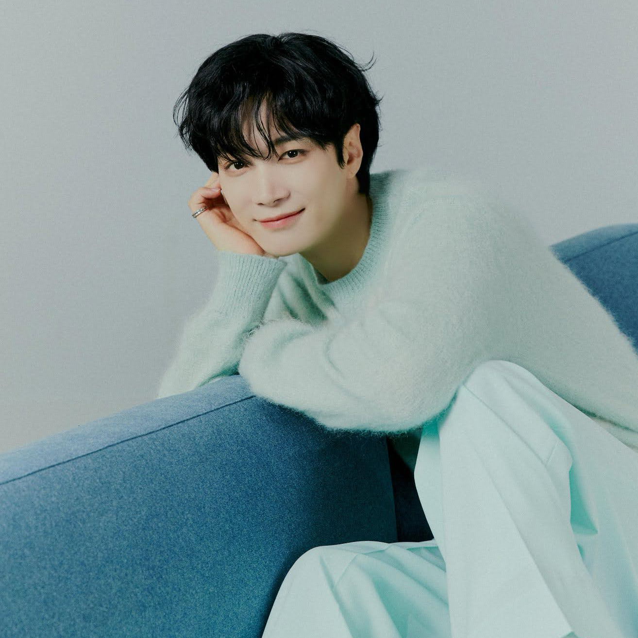 Behind-the-scenes cut of Kim Jonghyeon