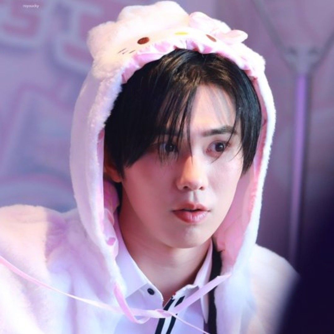 A moment captured by Rocky's fan