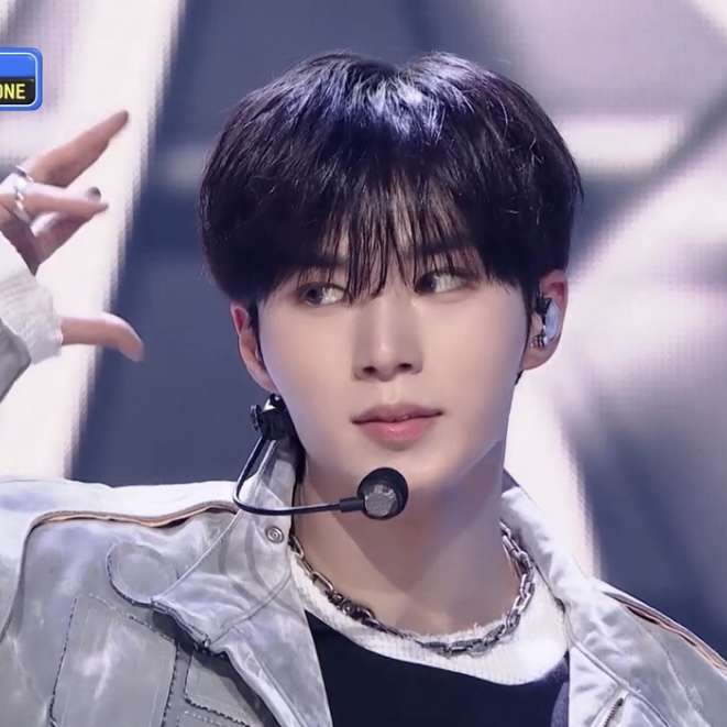 A moment captured by Kim Junseo (ALPHA DRIVE ONE)'s fan