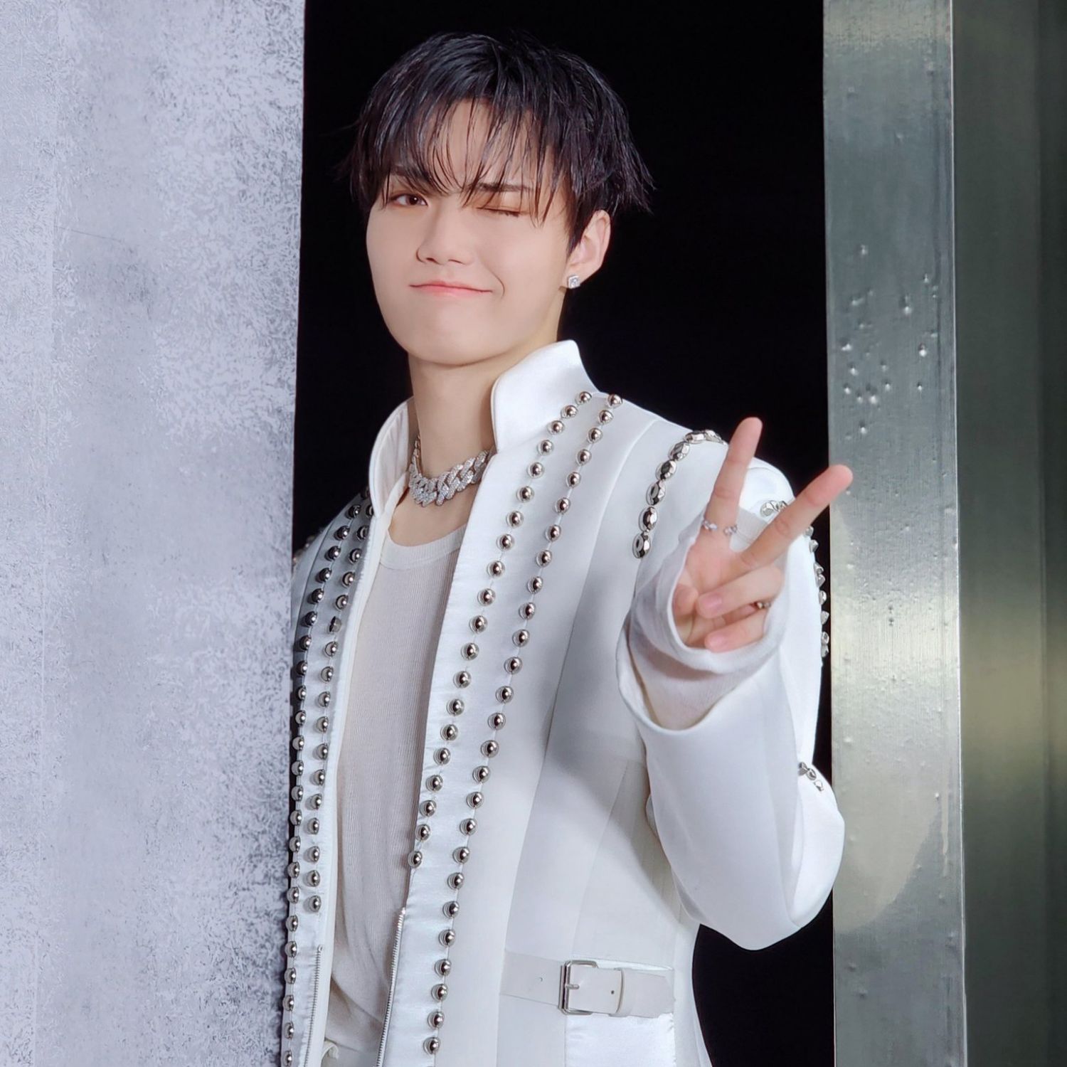 Behind-the-scenes cut of Doyoung (TREASURE)