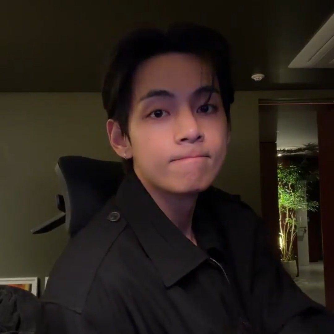 Recent activity shot of V (BTS)